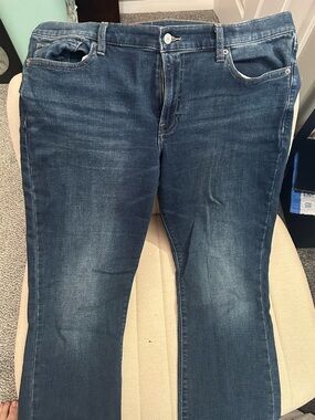 Lucky Brand Women's Straight Leg Jeans in Dark Blue Wash